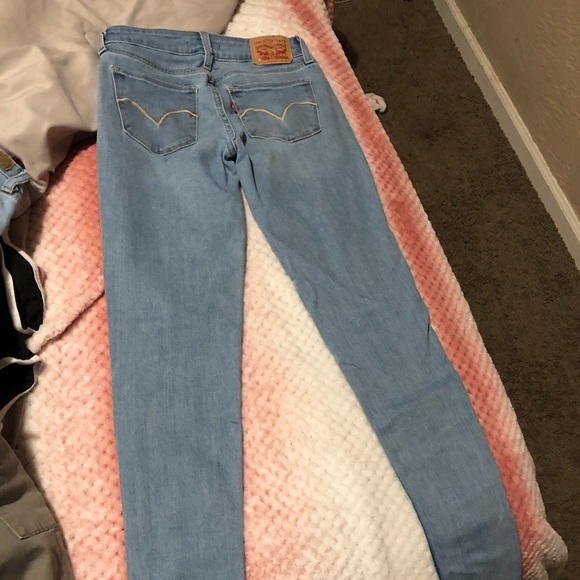 Levis - Picture 2 of 3